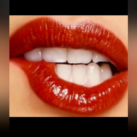 ❗️RARE ❗️MAC~Versicolour Varnish~NO INTERRUPTION~Cream Lip Stain BRAND NEW - Picture 2 of 4